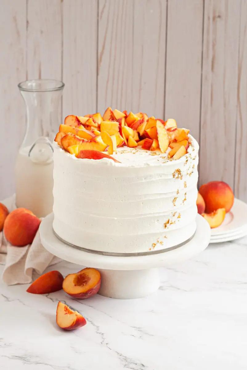  A gluten-free cake that's bursting with sweet, fruity flavor!