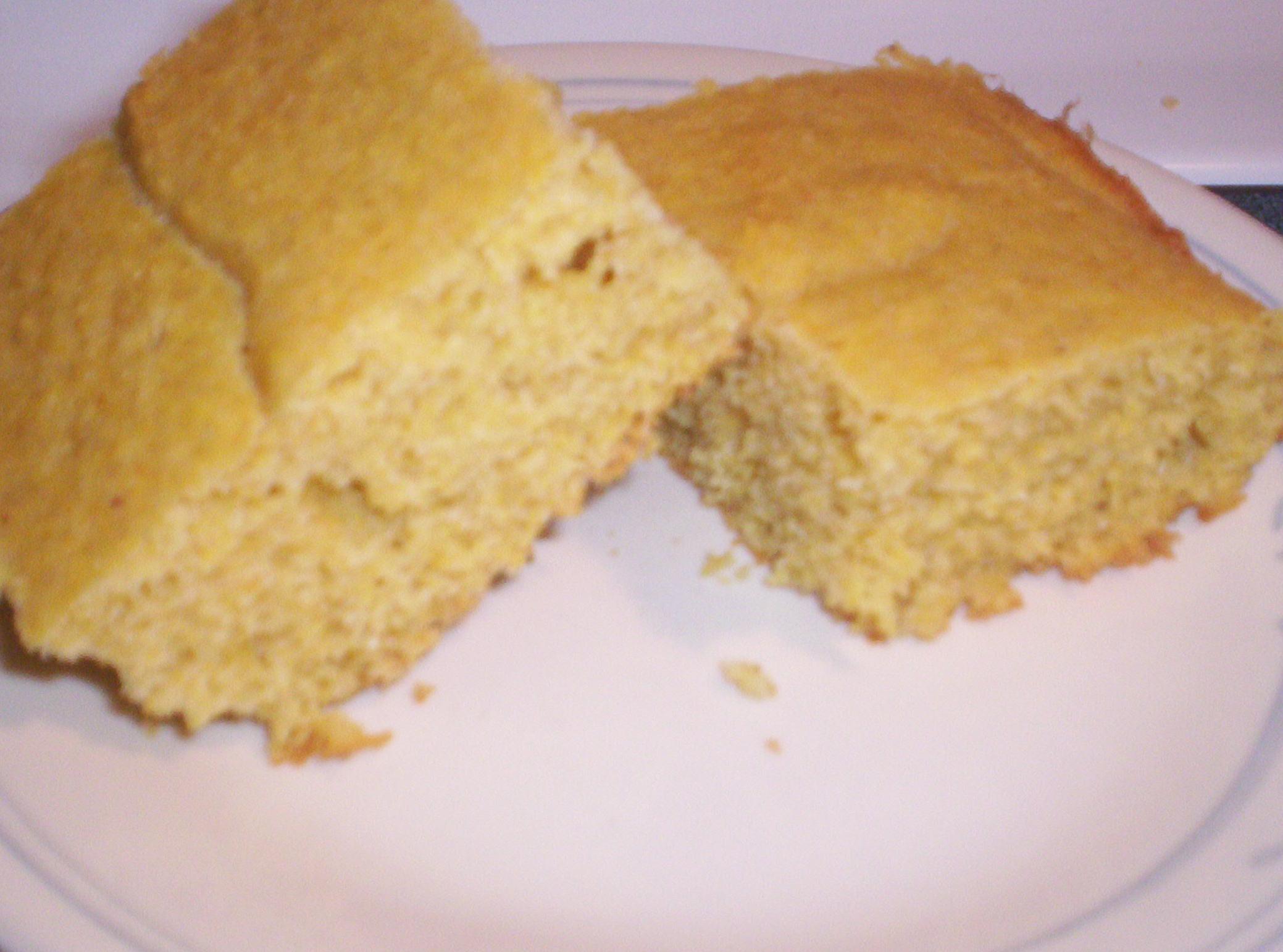  Add a pop of color to your plate with this vibrant gluten-free cornbread.