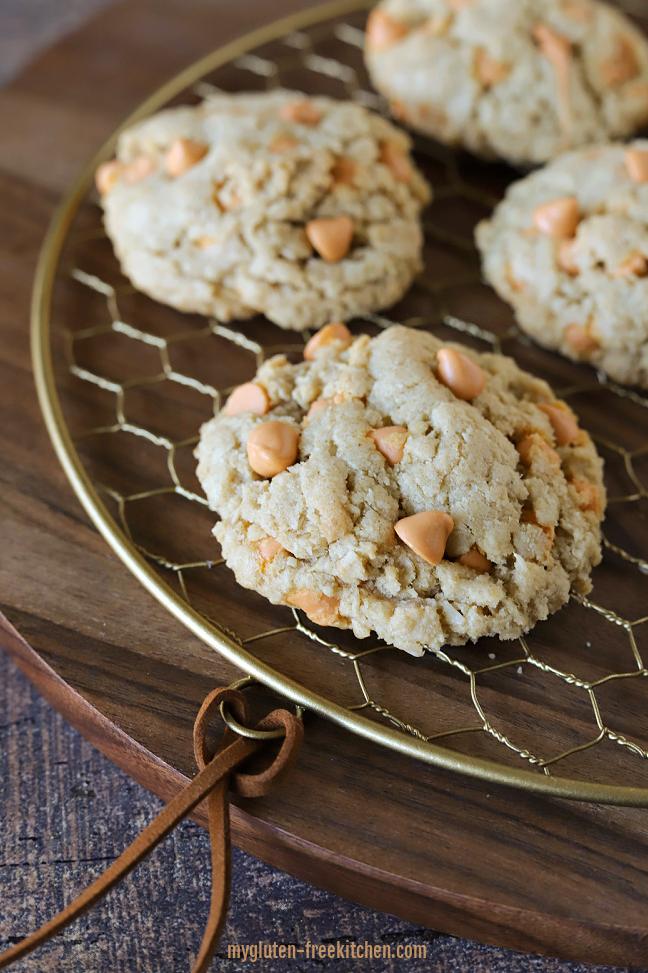  Almond butter gives these cookies a nutty richness.