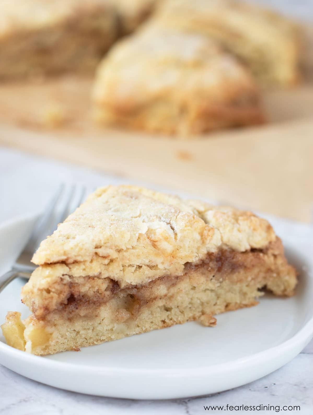  An inside look at the delectable combination of cinnamon and juicy apples baked to perfection