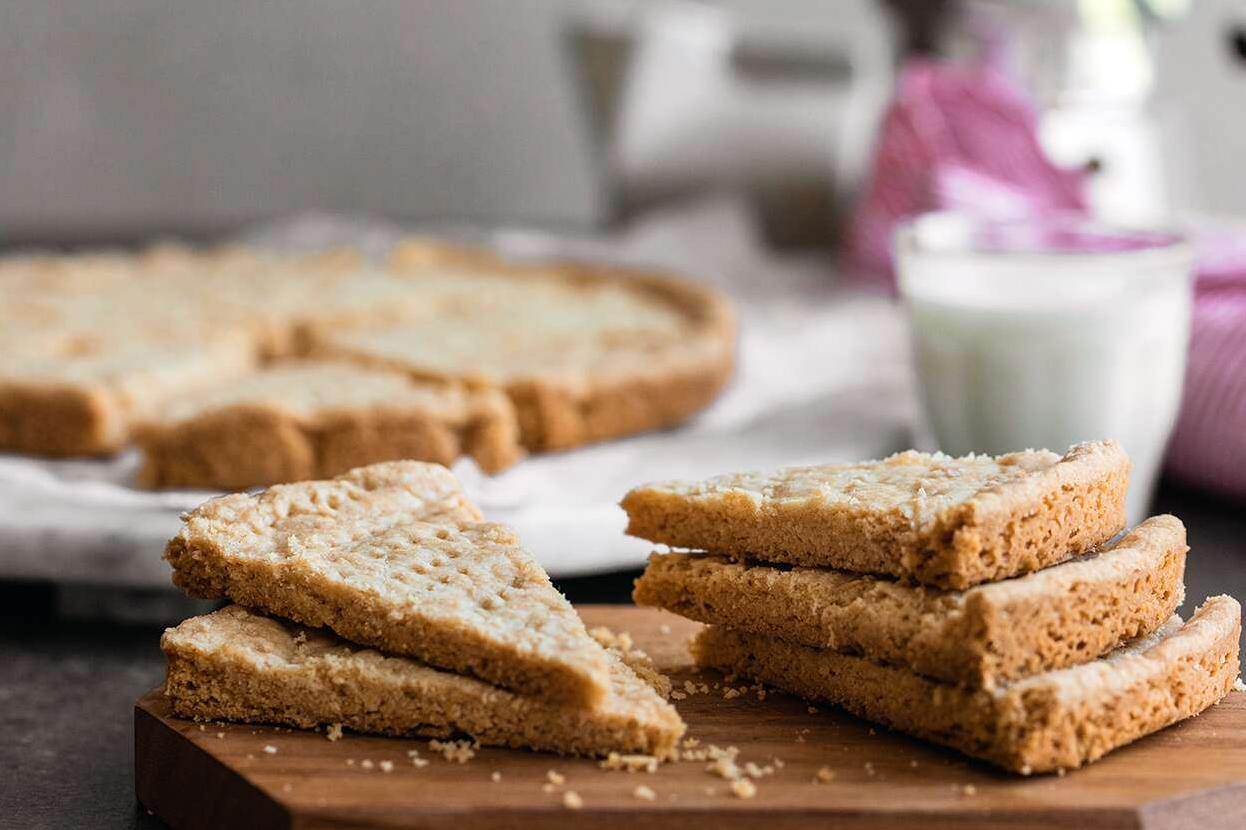  Be prepared to have your taste buds blown away with this gluten-free shortbread crust.
