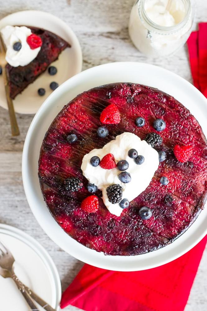 Delightful Berry Upside Down Cake Recipe for Any Occasion