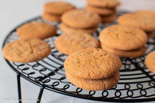  Bite into one of these gingersnaps and let the warm, comforting flavors take over.
