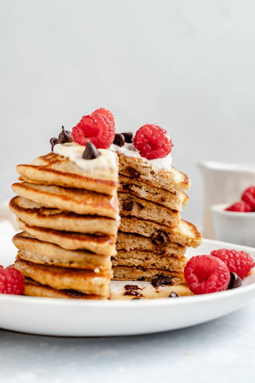  Craving pancakes but have dietary restrictions? These gluten-free and dairy-free beauties are here to save the day!