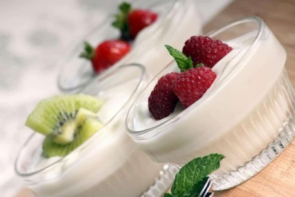  Creamy coconut yogurt, a delicious dairy-free alternative!