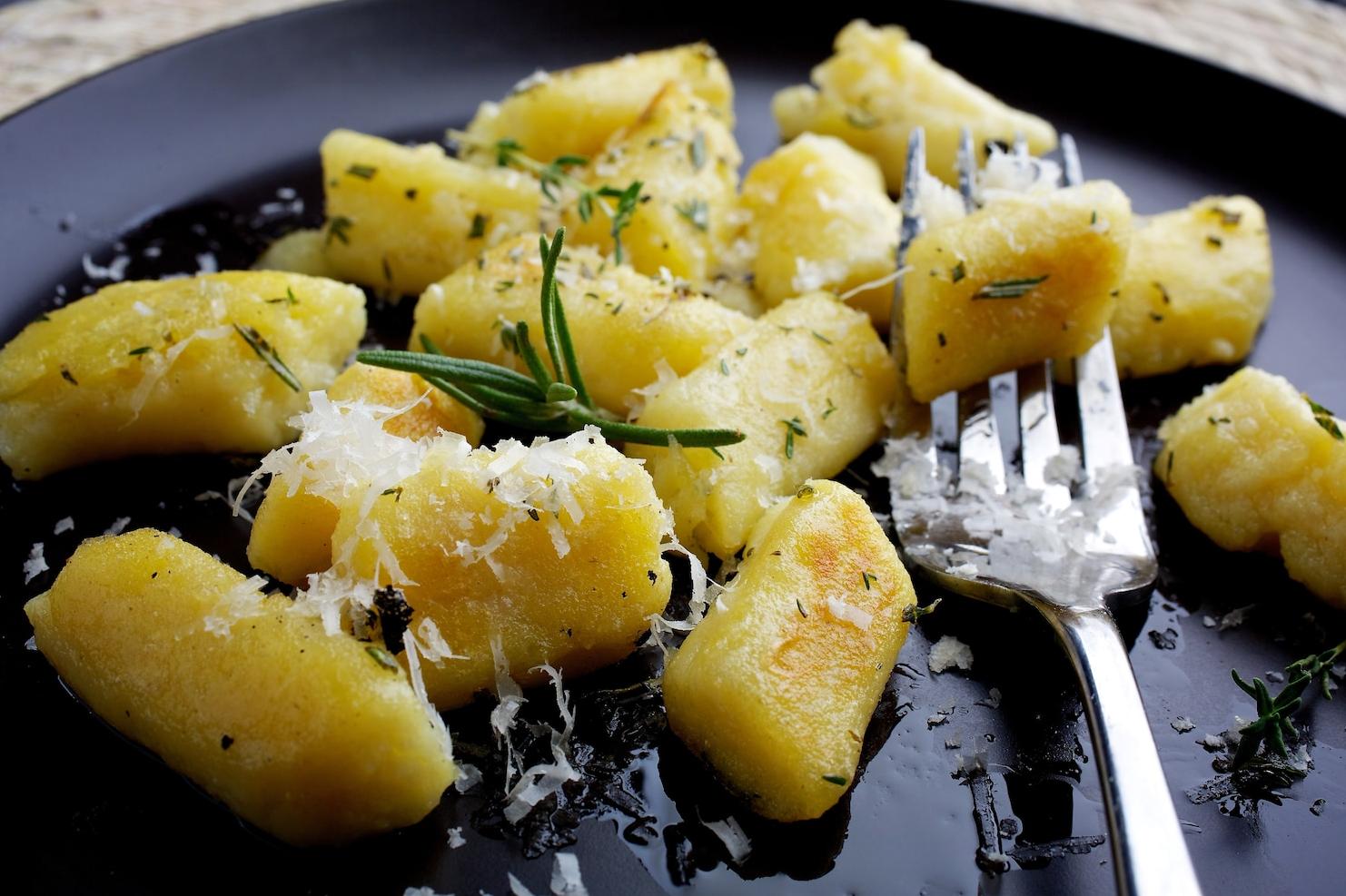  Crispy on the outside, soft on the inside. These gnocchi are a true treat!