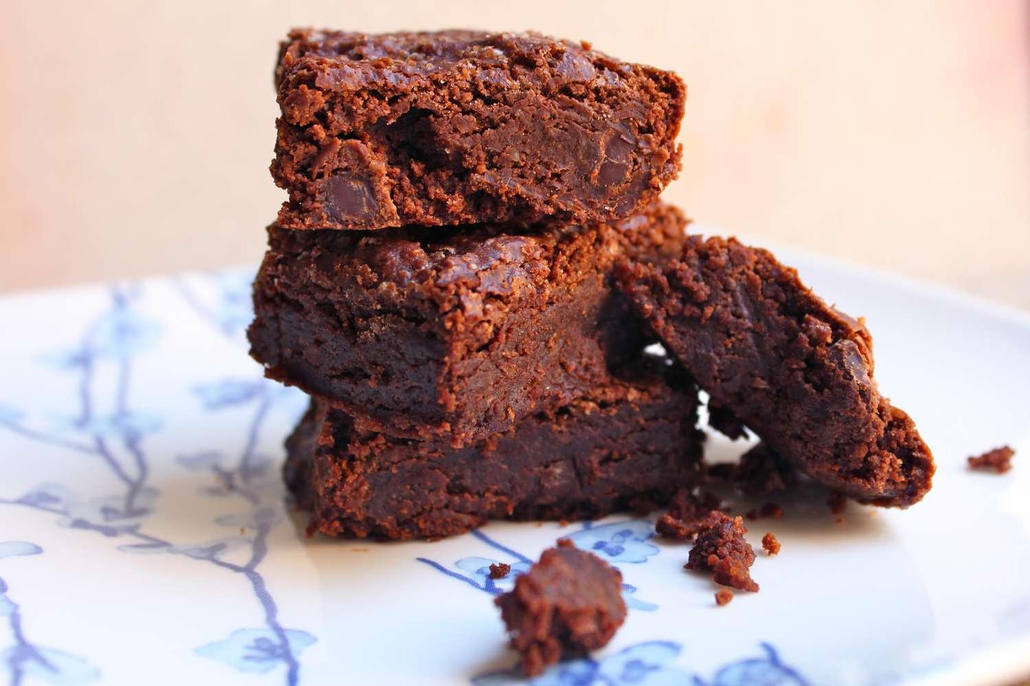  Decadent and gluten-free, these Fudgy Passover Brownies are a must-try!