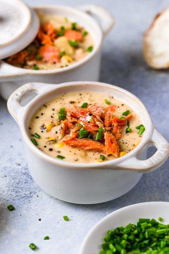  Dive into a bowl of creamy smoked salmon chowder!