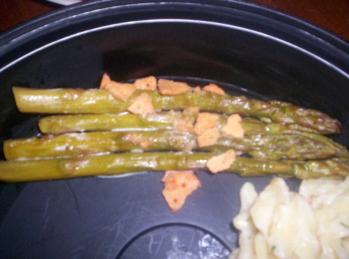  Get ready for a healthy and delicious twist on asparagus with this creamy baked recipe!