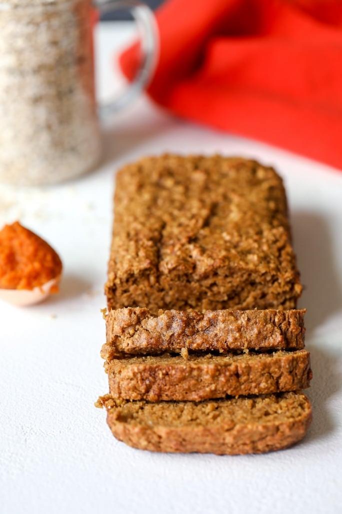  Get ready to fall in love with this gluten-free banana pumpkin oat breakfast bread!
