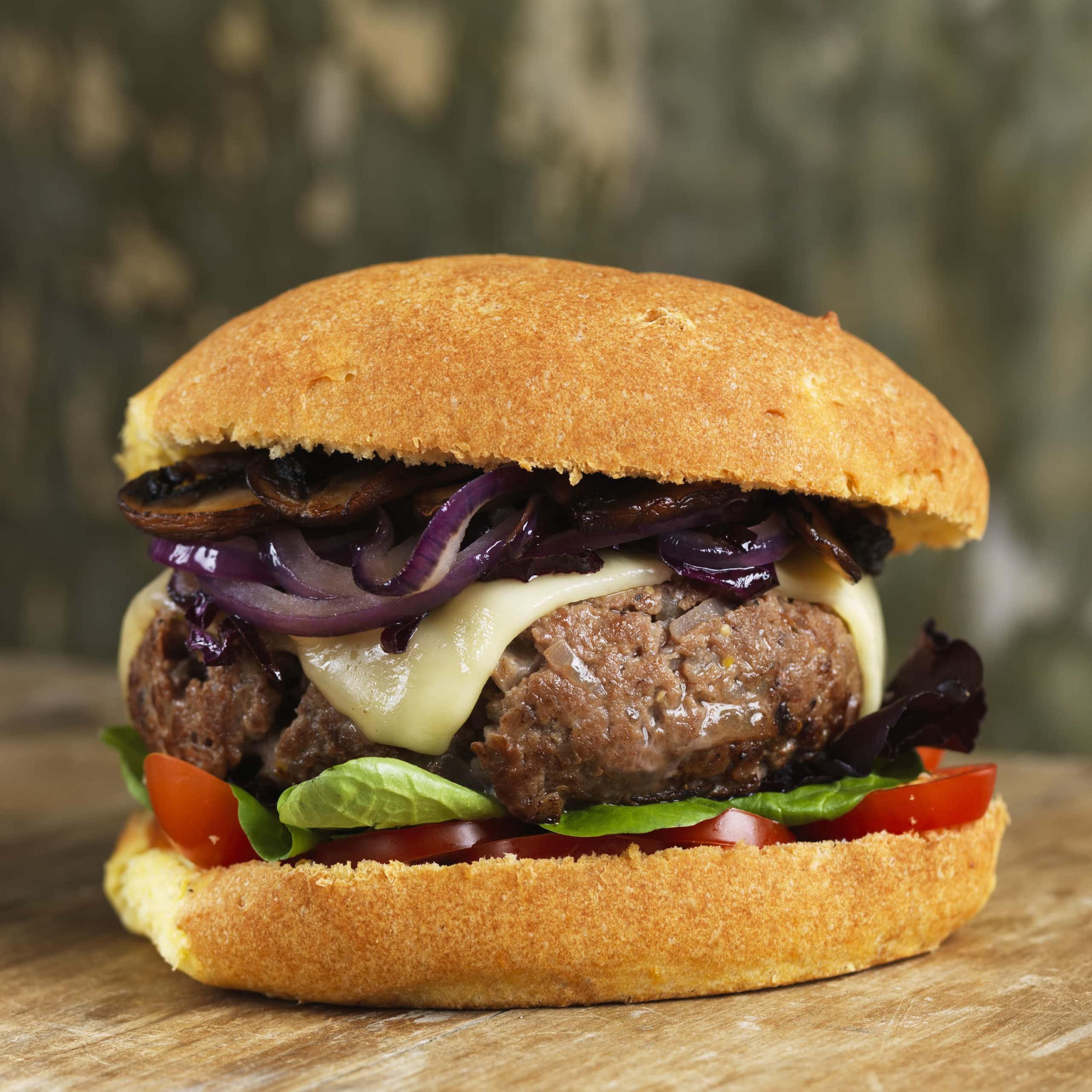  Get ready to feast your eyes on these delicious gluten-free grilled burgers!