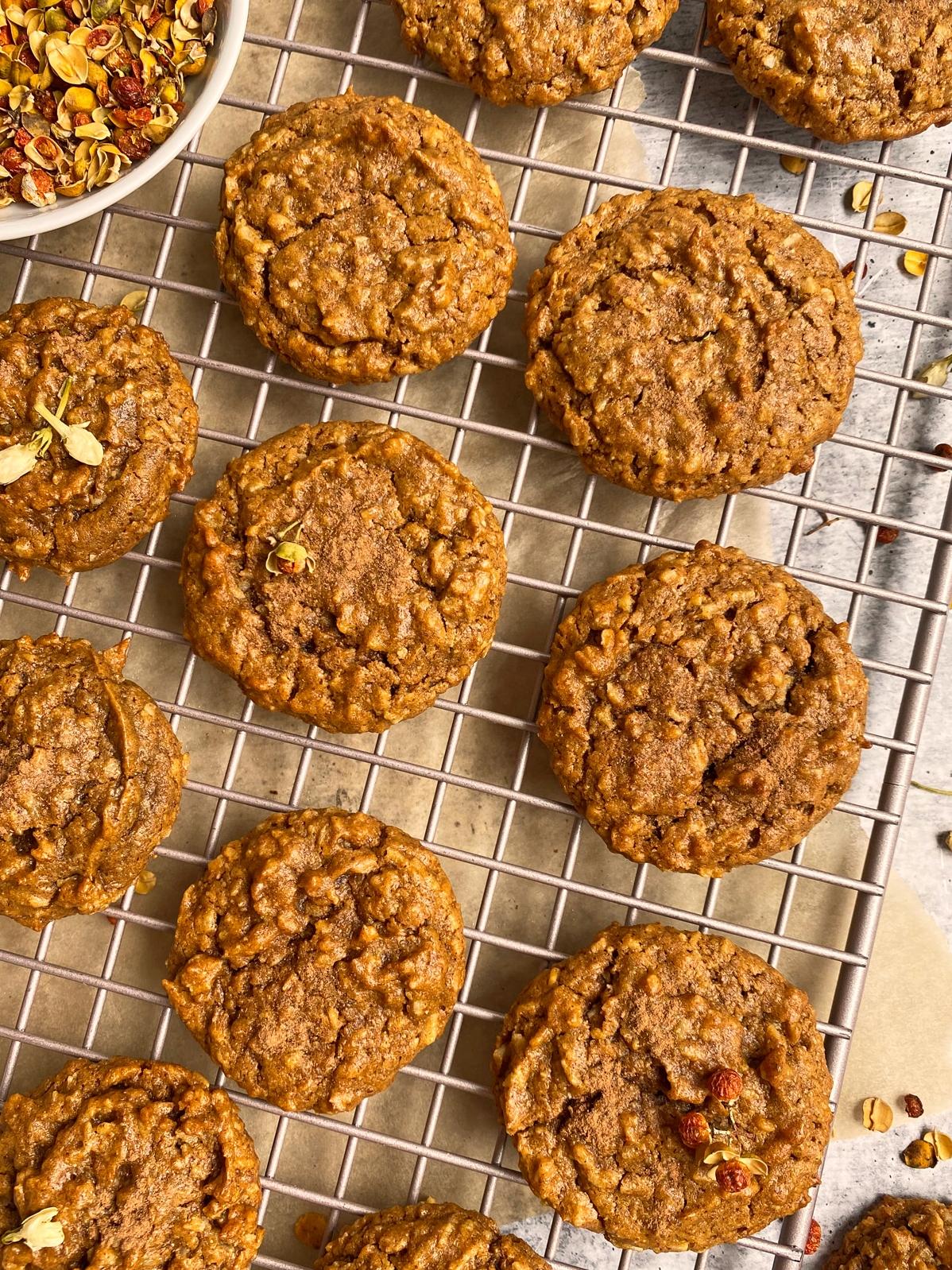  Get ready to impress your guests with these irresistible vegan cookies.
