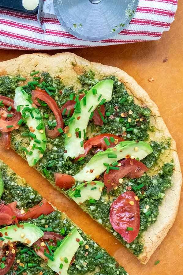  Get ready to indulge in a nutrient-packed pizza with this amazing quinoa crust recipe!