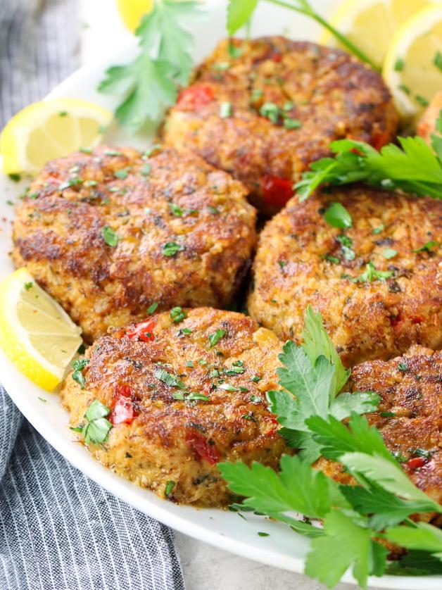  Get your dose of Omega-3 with these mouth-watering gluten-free crab patties.