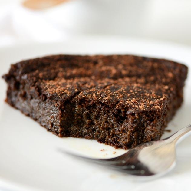  Give in to your sweet tooth guilt-free with this gluten-free chocolate cake.