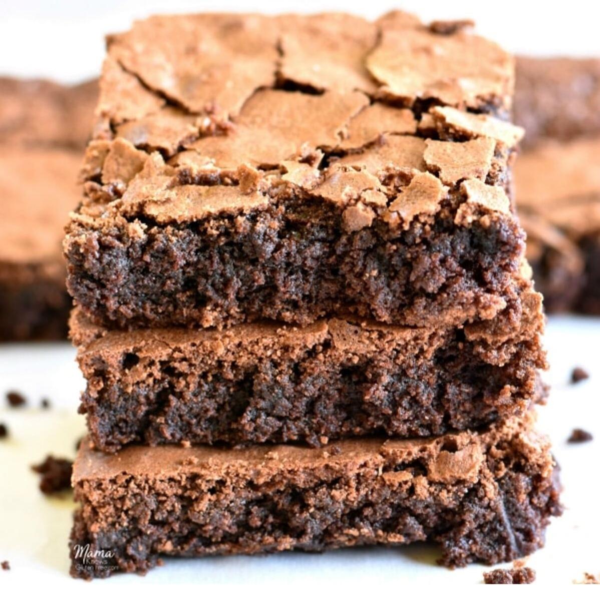 Decadent Gluten-Free Brownies for a Mouth-watering Treat!