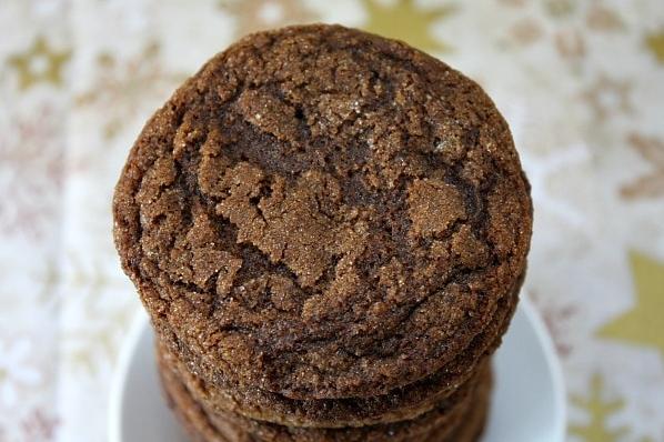  Gluten-Free Molasses Crinkles: a delectable treat for those with gluten allergies.