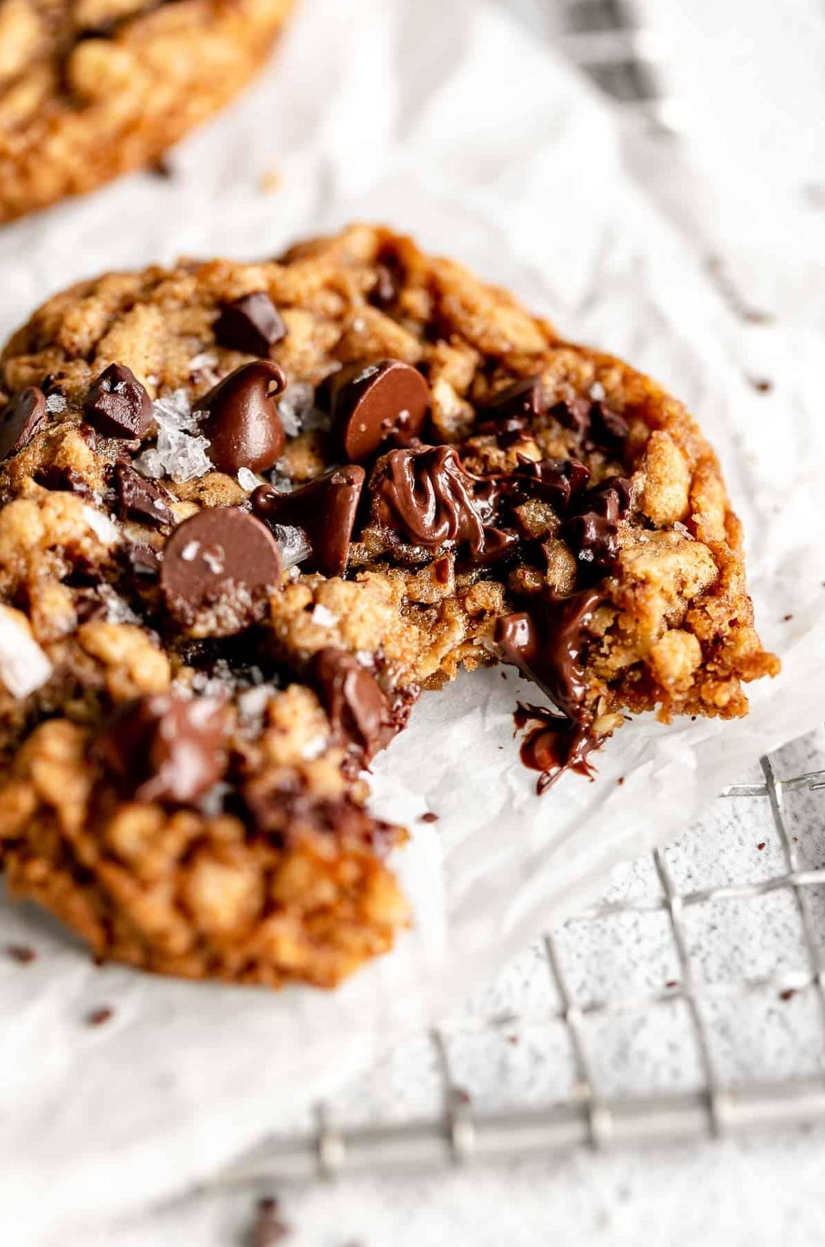  Health and flavor come hand in hand with these gluten-free chocolate chip oatmeal cookies.