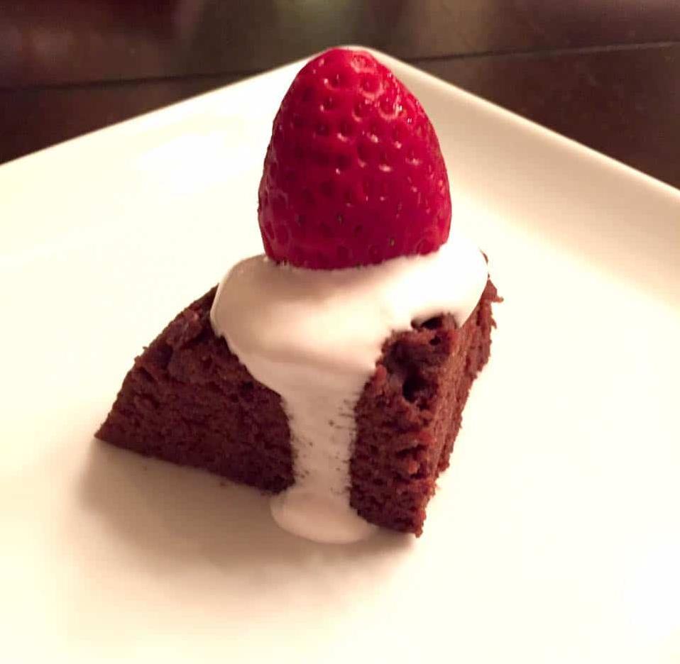  Indulge in a guilt-free chocolate experience with this 3-minute cake recipe.