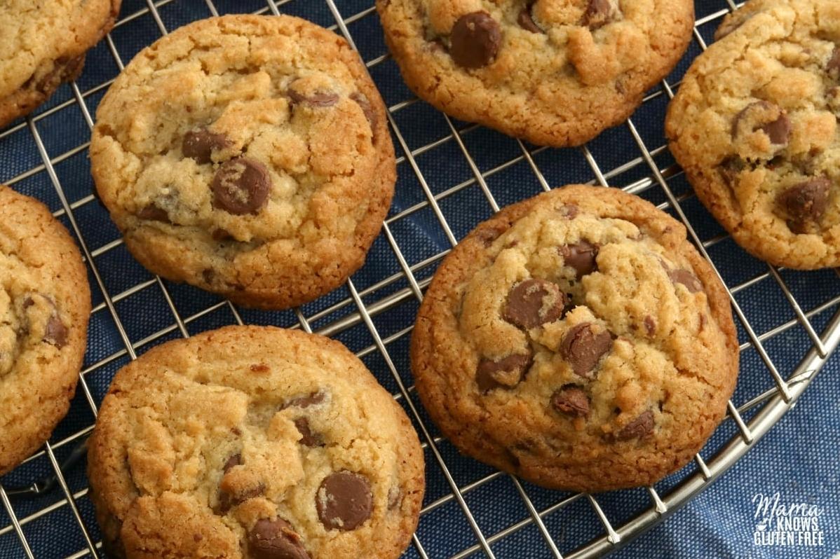  Looking for something sweet but also healthy? Try these gluten-free chocolate chip cookies!