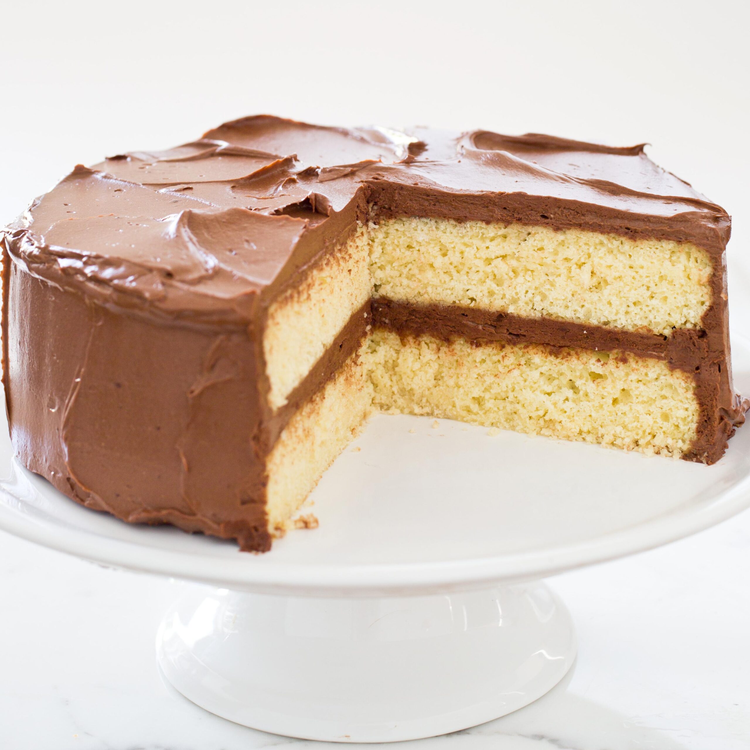  Moist and fluffy, this gluten-free yellow cake is a perfect treat for any occasion!