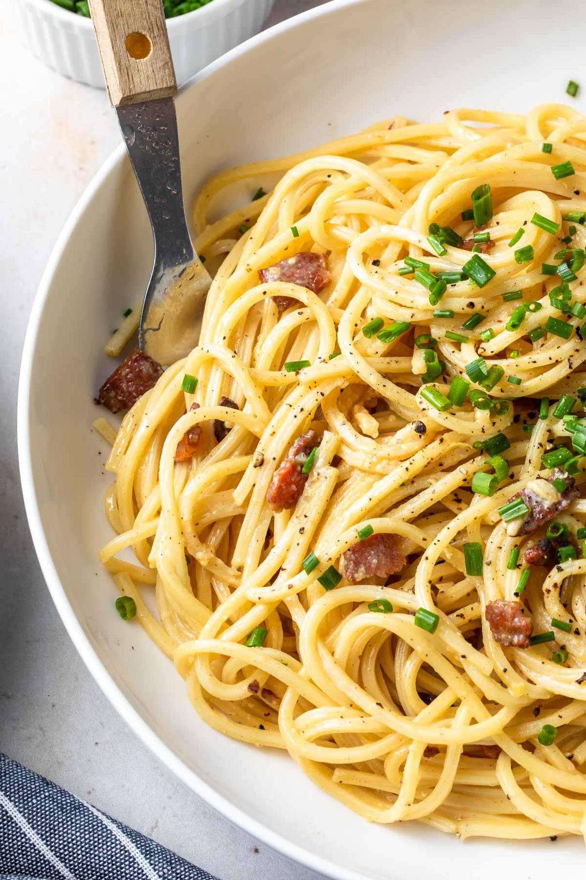  Perfectly cooked spaghetti with creamy sauce and lots of flavor
