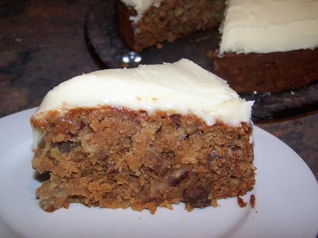  Sink your teeth into this scrumptious Gluten-Free Apple Pecan Cake!