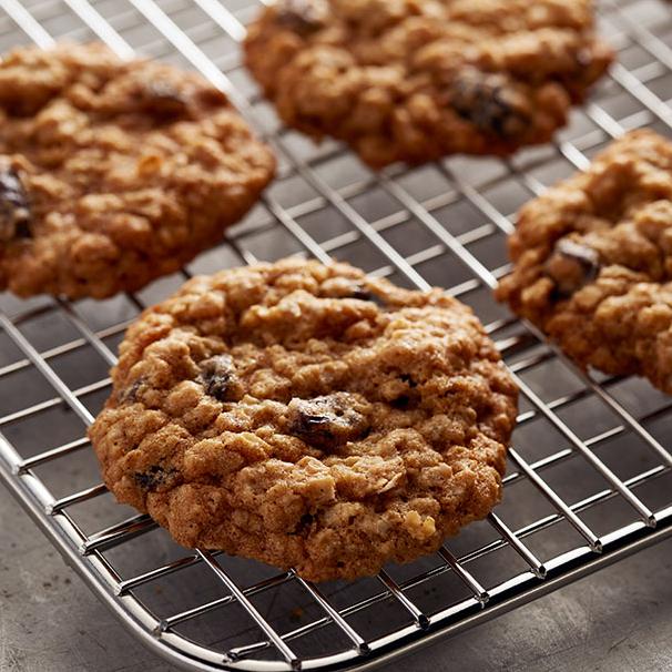  Soft and chewy gluten-free oatmeal raisin cookies!