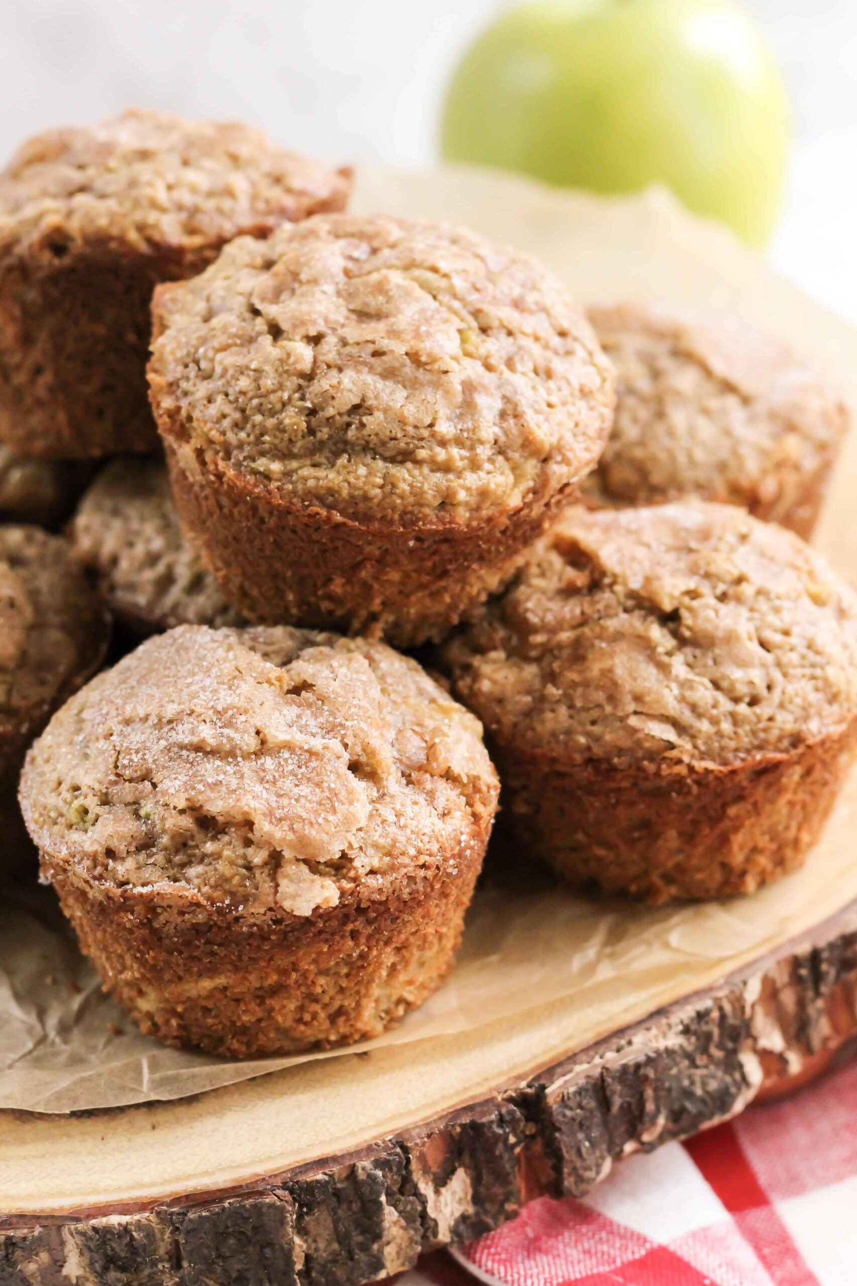  Start your day on a sweet note with these Cinnamon Oatmeal Muffins!