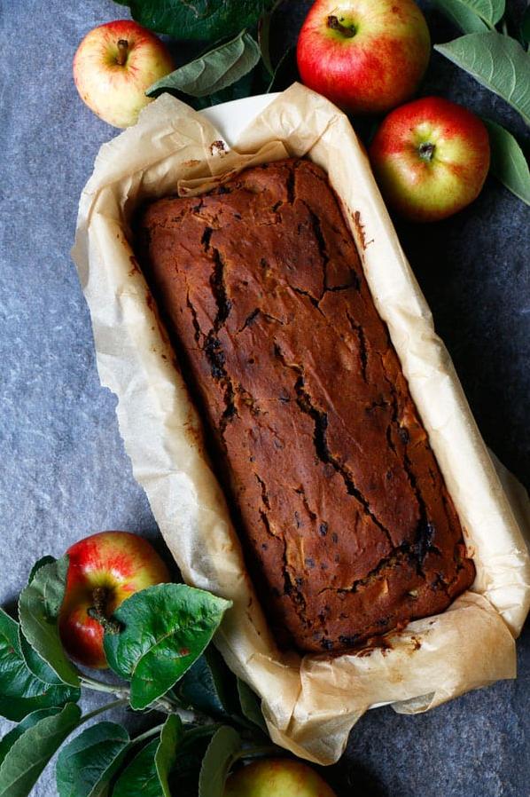  The combination of the moist cake and the crunchy apple is unbeatable.