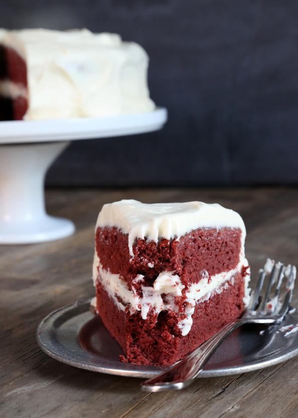  The deep red color of this cake will make your heart skip a beat