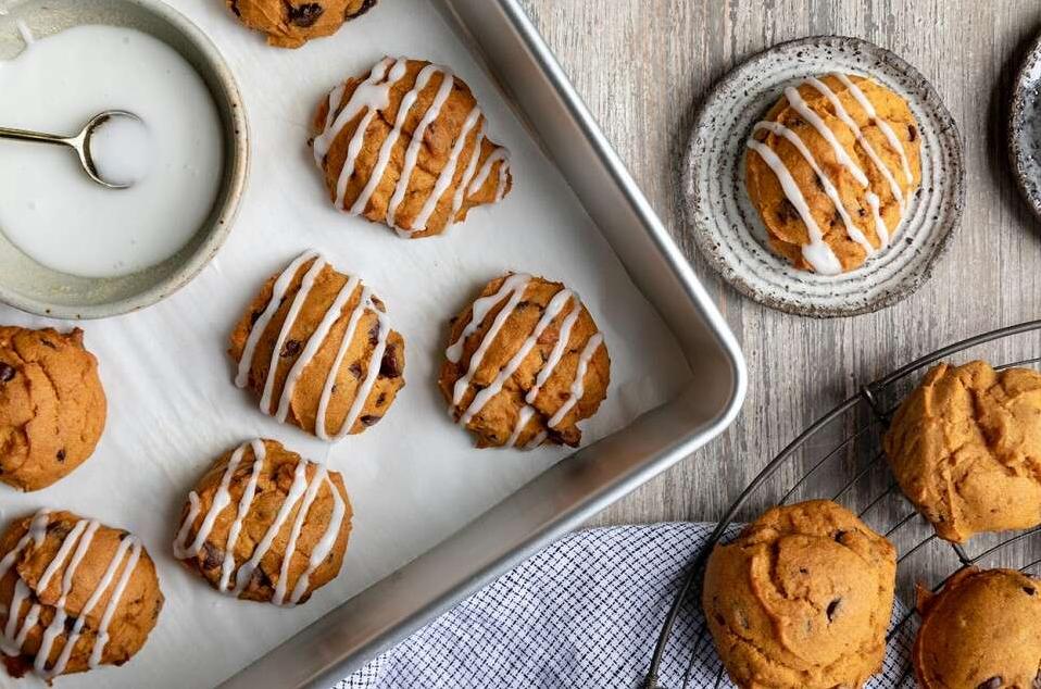  These cookies are a cozy reminder of warm sweaters and crunchy leaves.