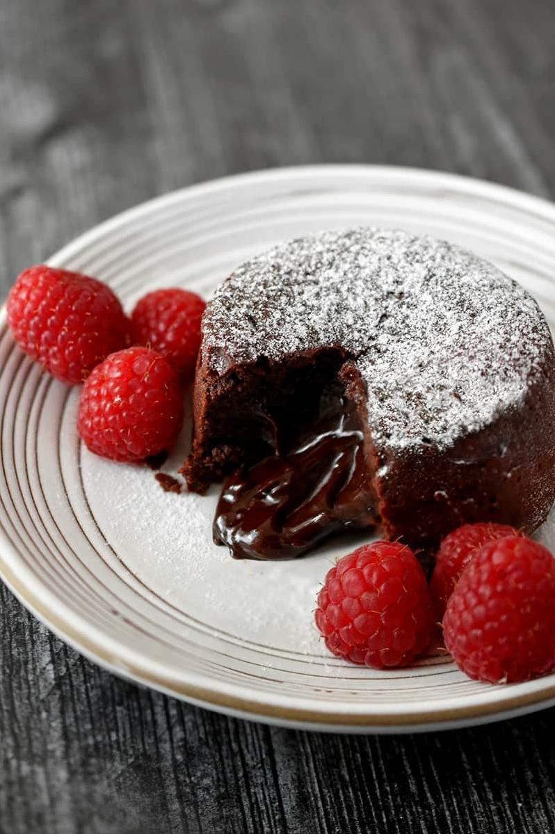  This lava cake is so irresistible, it's like a magnet for your sweet tooth!