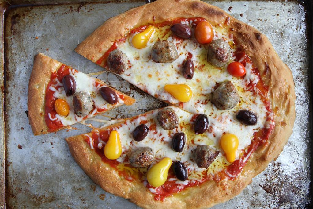  Tired of buying frozen gluten-free pizza base? It's time to make your own!