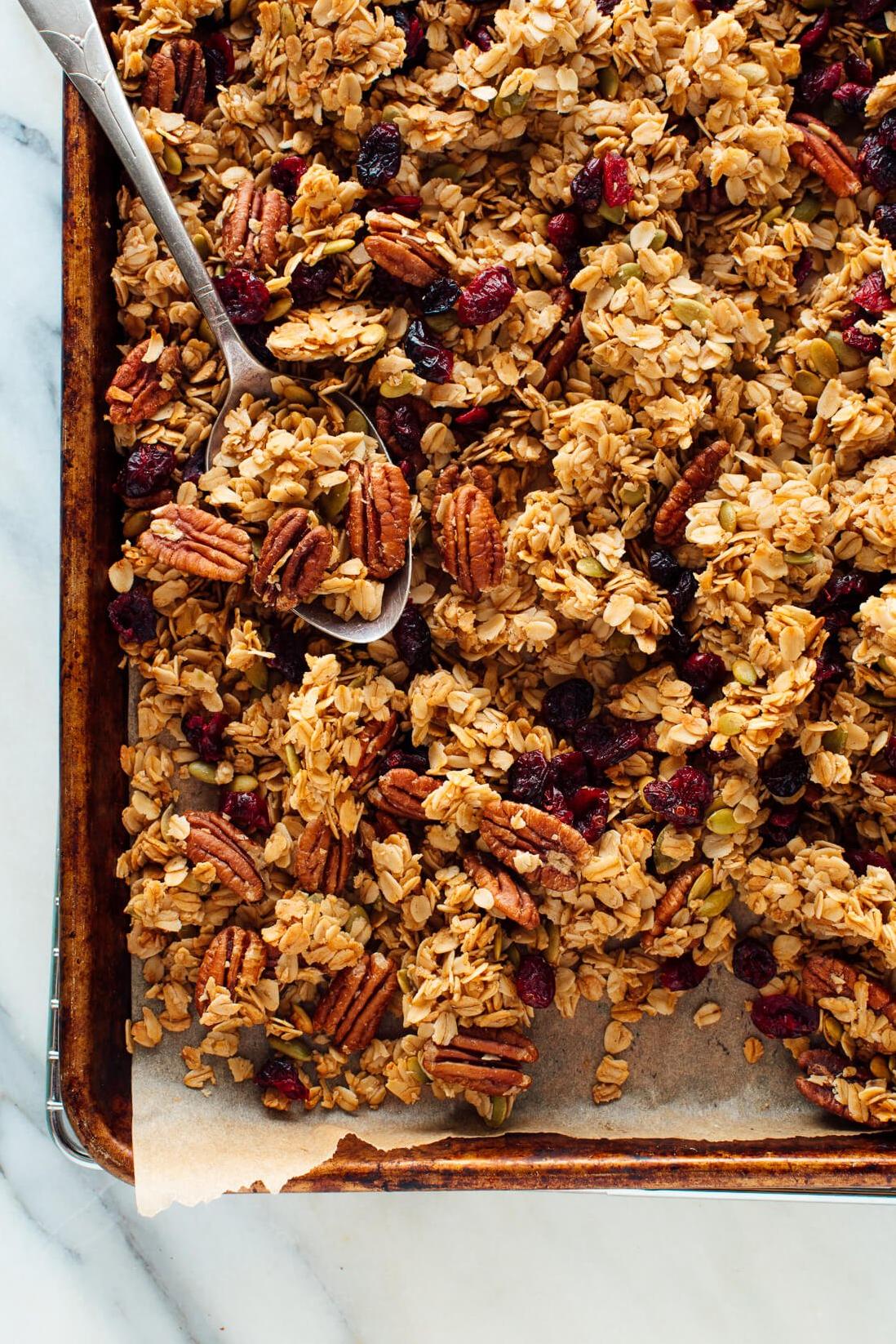  Wake up to a delicious and healthy breakfast with this gluten-free granola!