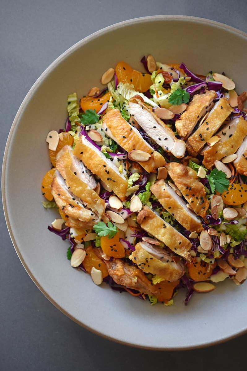  Who says salads are boring? This flavor-packed dish will change your mind!