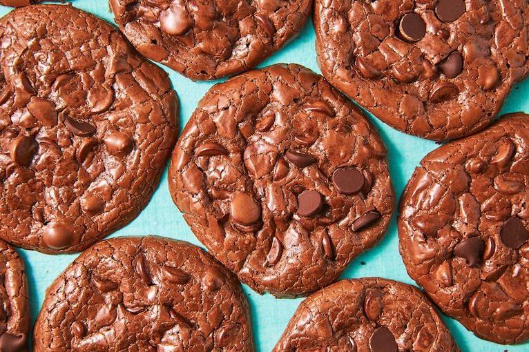  With the perfect blend of almond flour and coconut oil, these cookies are keto-friendly too!