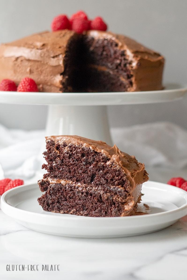  You won't believe how easy it is to whip up this gluten-free chocolate cake.